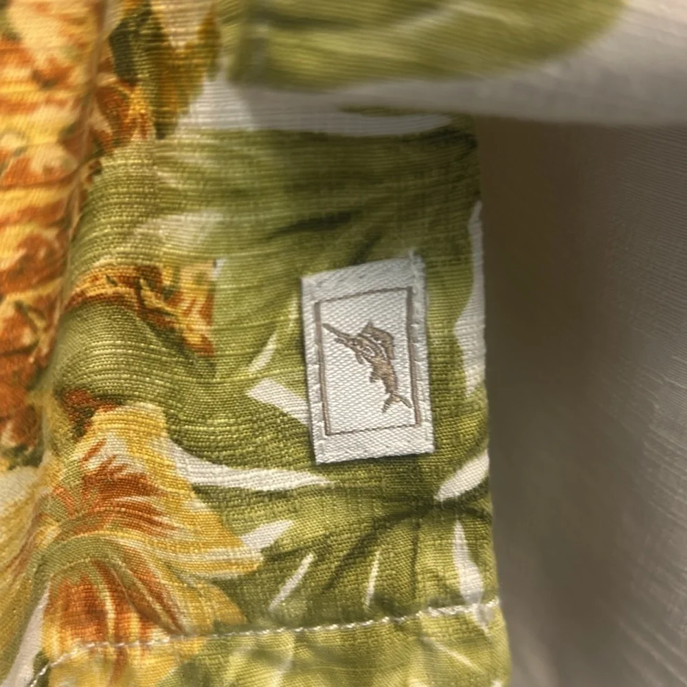 Tommy Bahama Aloha Men’s 100% Silk Hawaiian Short Sleeve Top Shirt Size XL